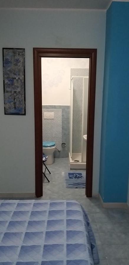 La Finestra Sul Cortile Bed & Breakfast Pomezia Bagian luar foto